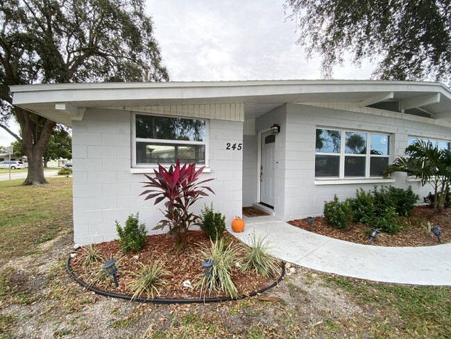 Building Photo - Bright and Updated 4-Bedroom Retreat in th...