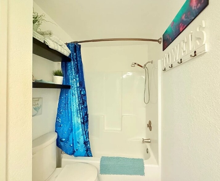 Building Photo - 680 N Ashurst Ct