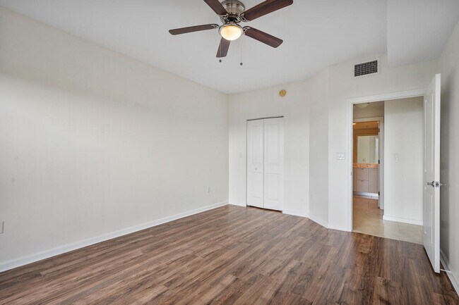 Building Photo - 235 NE 1st St