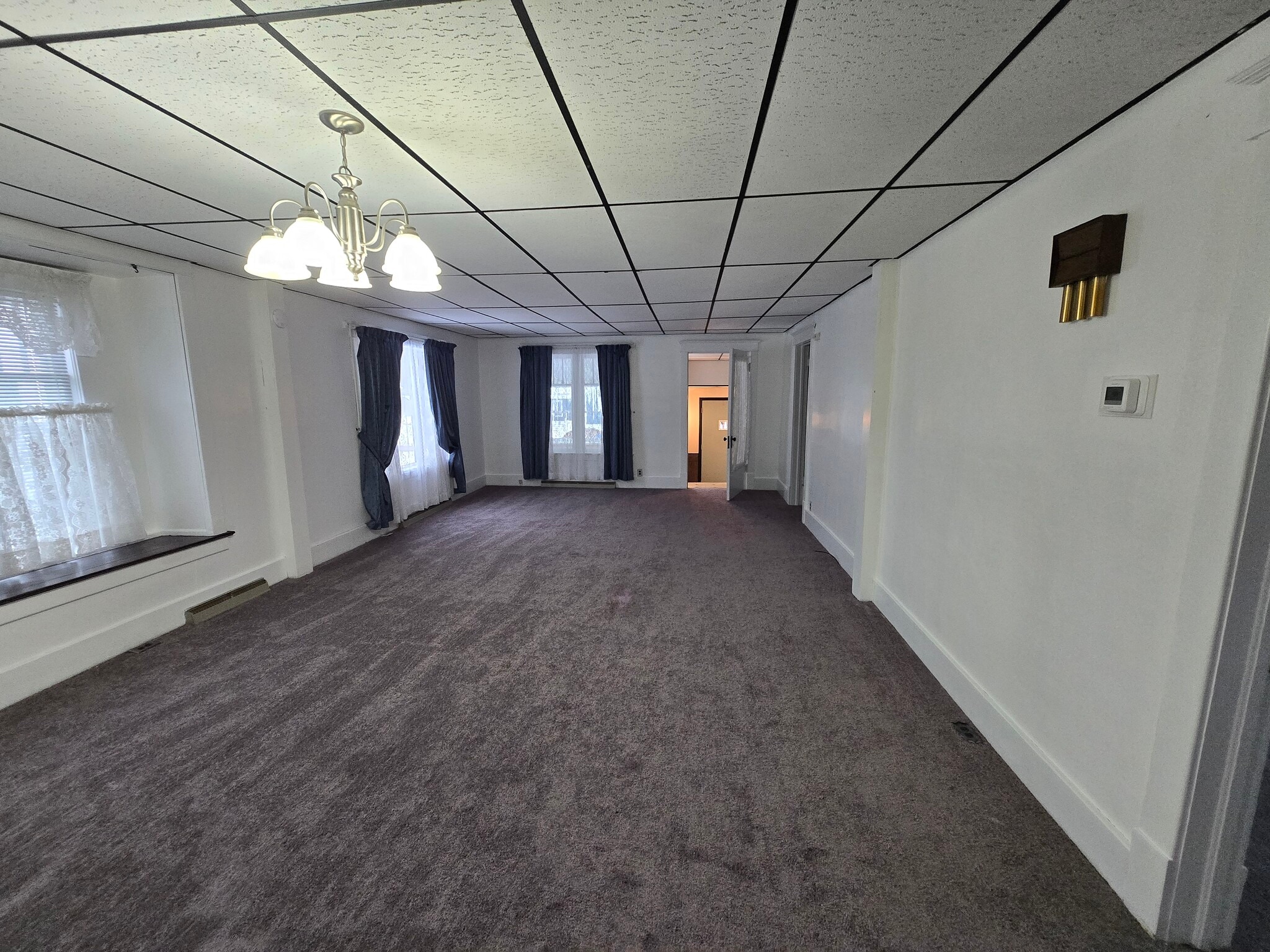 Living room - 504 N Rath Ave