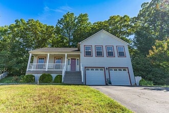 Building Photo - Gorgeous Single Family Home on a Cul-de-Sac!