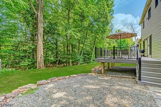 Building Photo - 33 Highmount Ave