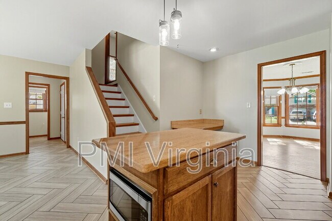 Building Photo - 932 Nugent Dr
