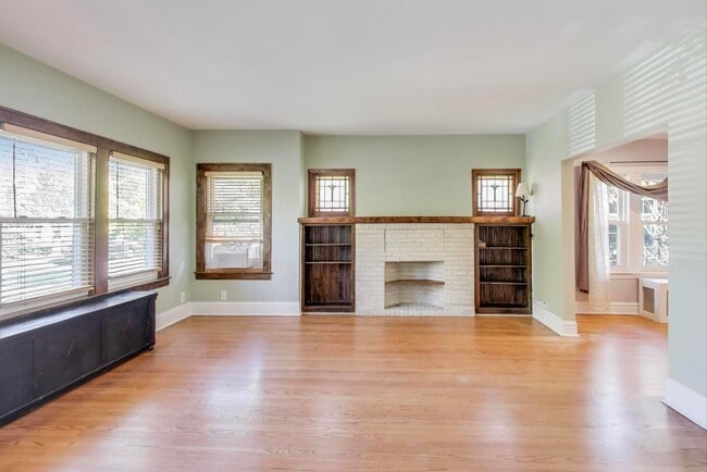 Building Photo - 1020 Harvard Terrace