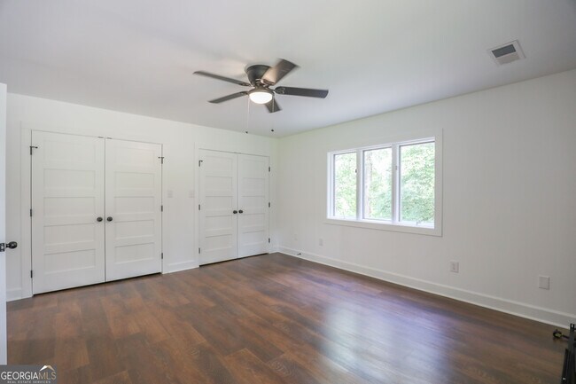 Building Photo - 212 Southland Dr