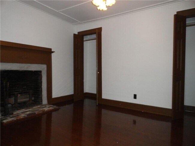 Building Photo - 47 Mill St