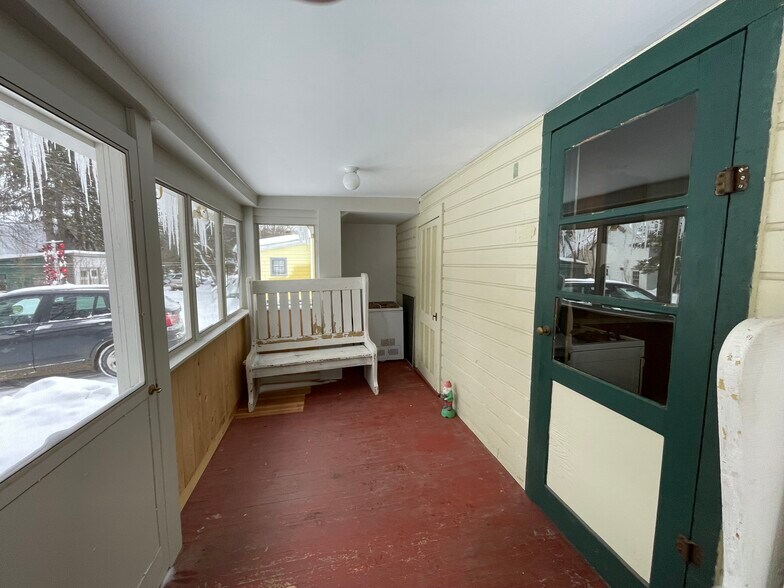 Building Photo - 24 Leatherstocking St