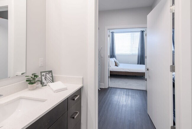 Building Photo - 228 Pike St