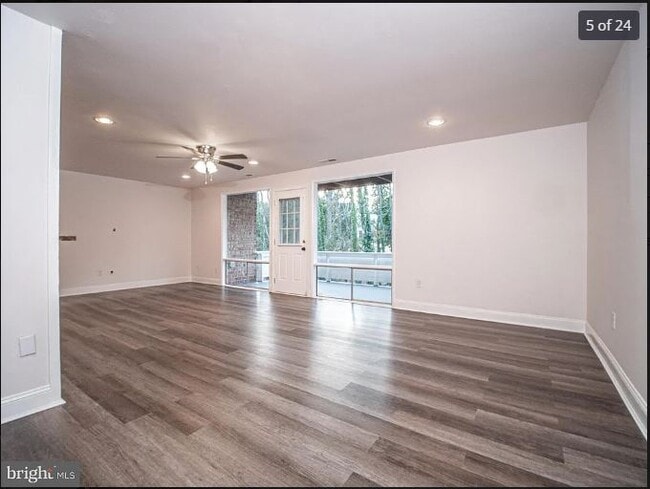 Building Photo - 567 Wilson Bridge Dr