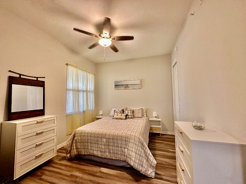 Building Photo - 1335 Mariposa Cir