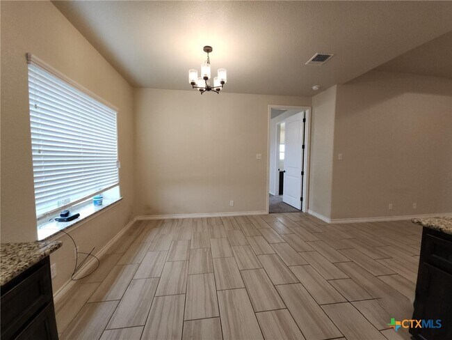 Building Photo - 213 Cammie Dr
