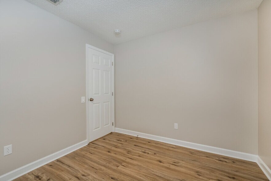 Building Photo - 8562 Fort Thomas Way