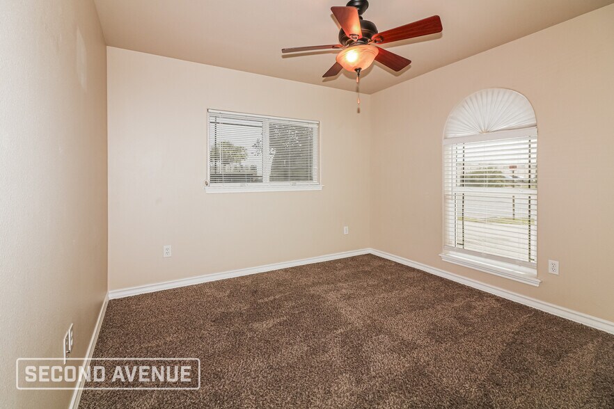 Building Photo - 6701 Newman Dr