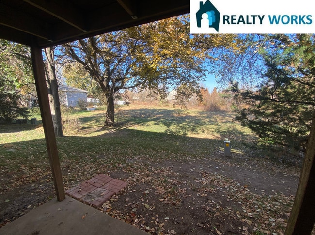 Building Photo - Beautiful 3 Bedroom Townhome