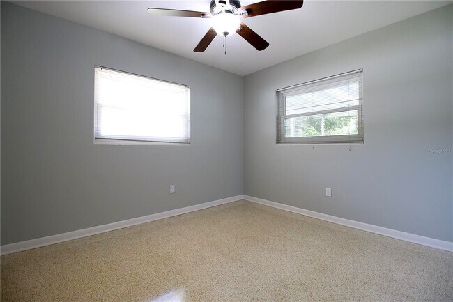 Building Photo - 1001 Brookside Dr