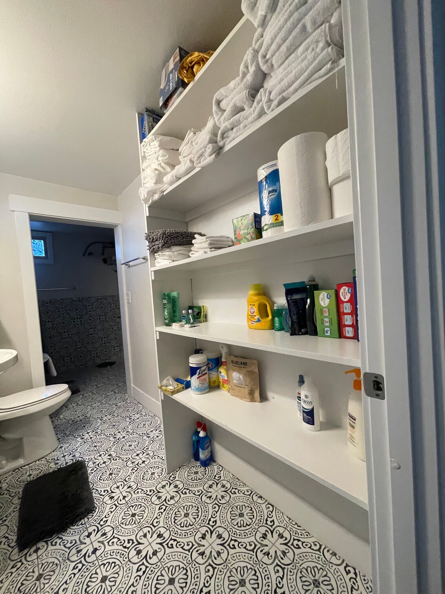 Building Photo - 1522 Taylor Ave N