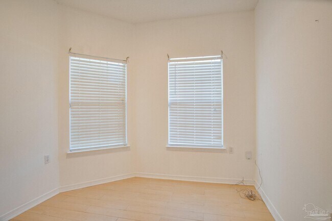 Building Photo - 1200 Jasper St