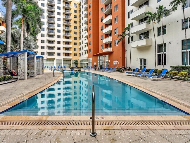 Building Photo - 18800 NE 29th Ave