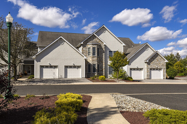 Building Photo - Springhouse Townhomes