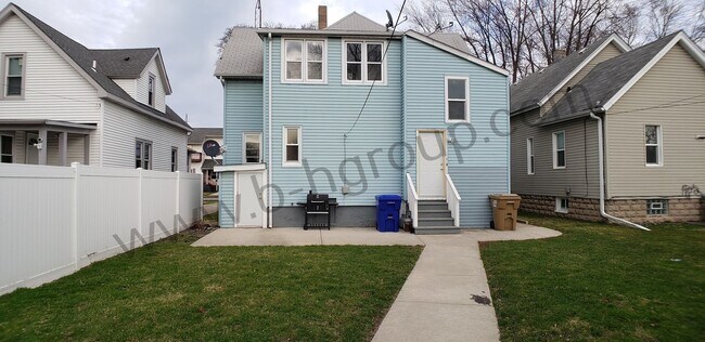 Building Photo - 6716 23rd Ave