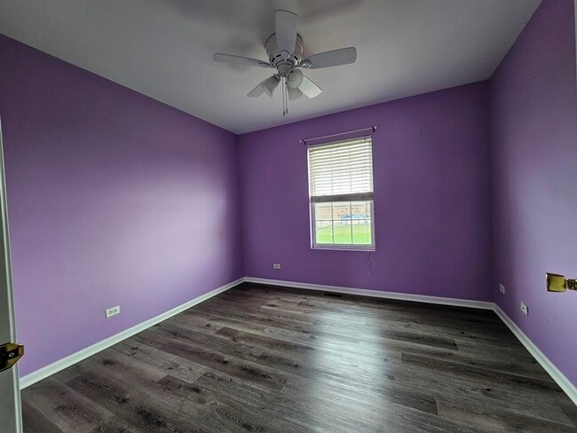 Building Photo - 306 Parkside Dr