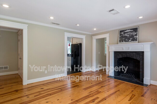 Building Photo - 1672 Cecile Ave SE