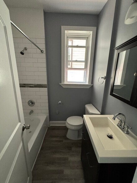 Building Photo - 662 Avenue A