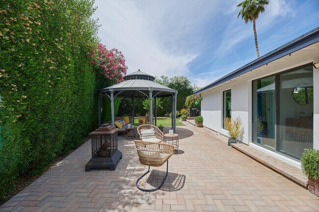 Building Photo - 8113 E Redwing Rd