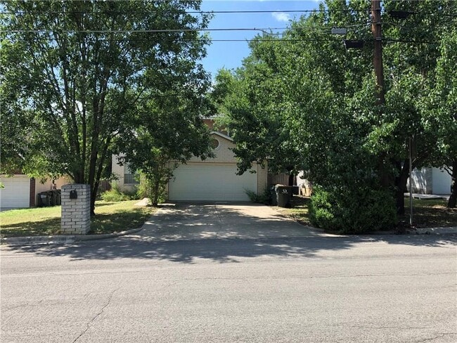 Building Photo - 1806 Ramona Cir