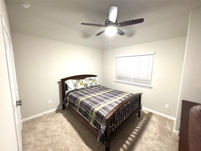 Building Photo - 65 Carmel Dr