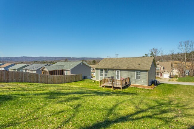 Building Photo - Beautiful Soddy Daisy Home!