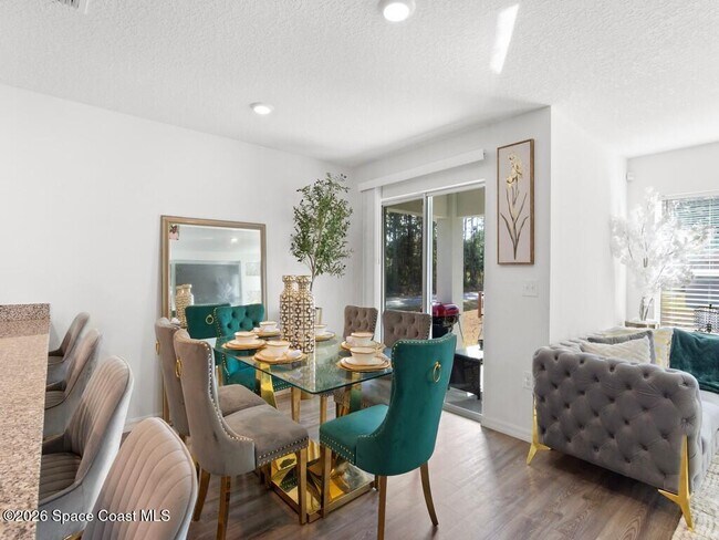 Building Photo - 496 Vanguard St SE