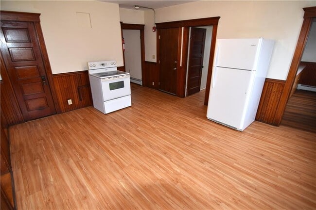 Building Photo - 490 Manville Rd