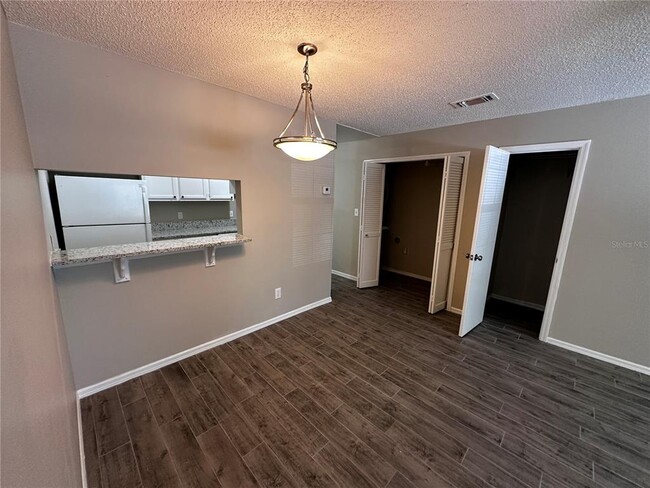 Building Photo - 500 YELLOWWOOD Ct