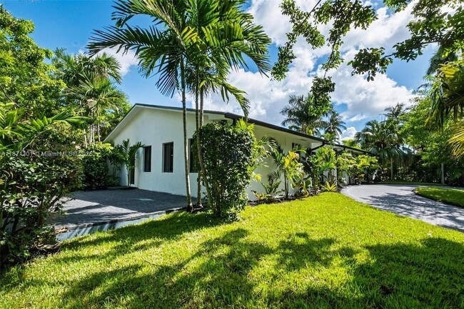 Primary Photo - 7401 Miami View Dr