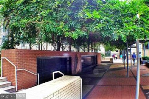 Building Photo - 851 N Glebe Rd