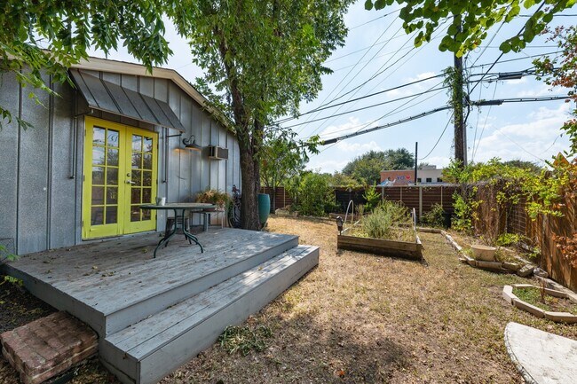 Building Photo - 5500 Westminster Dr