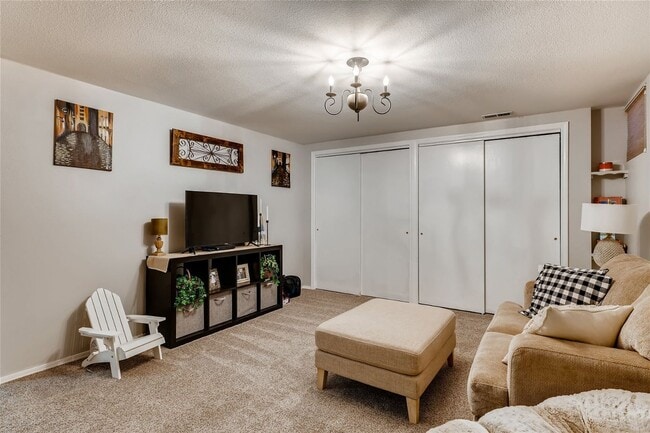 Building Photo - Beautiful Townhome in Knolls West, Centennial