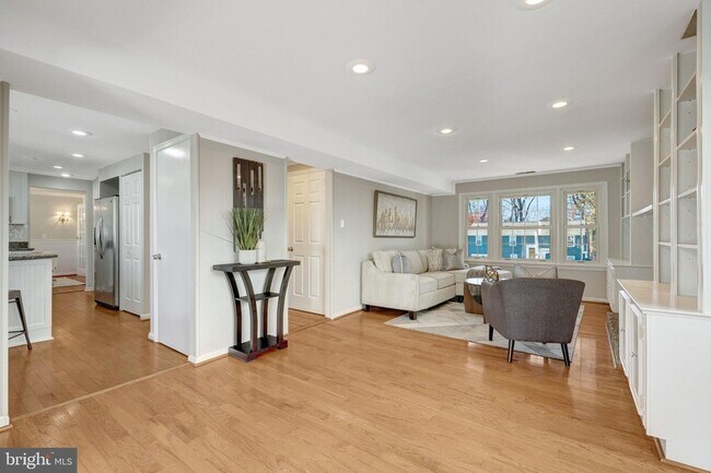 Building Photo - 2015 Freedom Ln