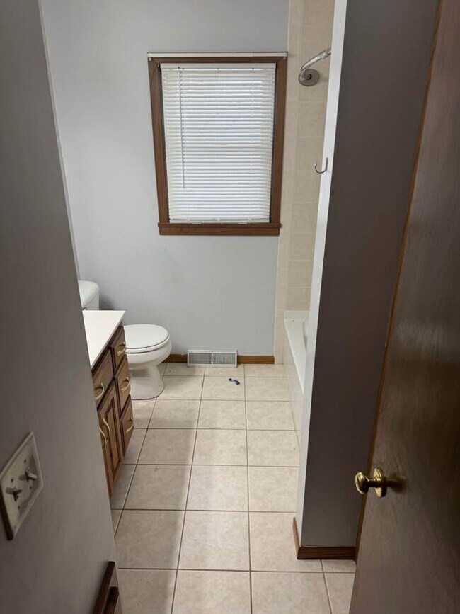 Building Photo - House for Rent