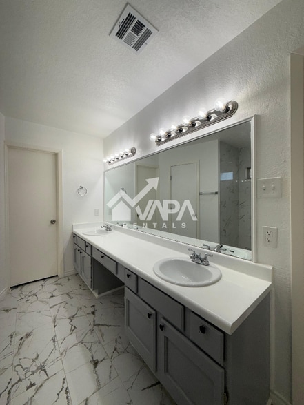 Building Photo - 5222 Tom Stafford Dr