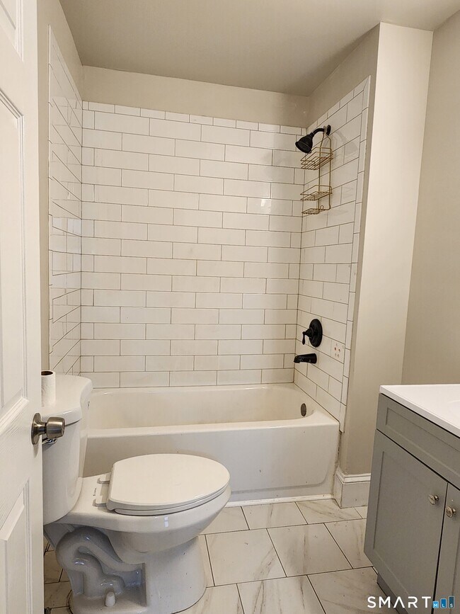 Building Photo - 402 Park St