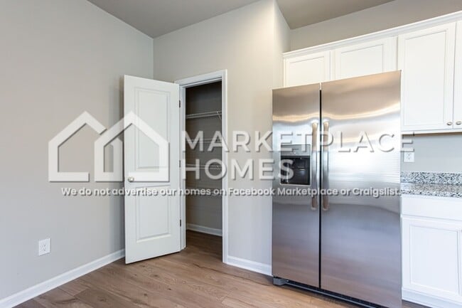 Building Photo - 226 W L Miller Dr