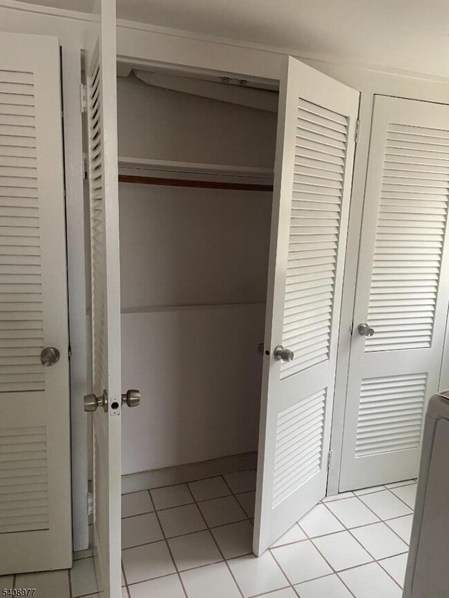 Building Photo - 411 Lake Shore Dr