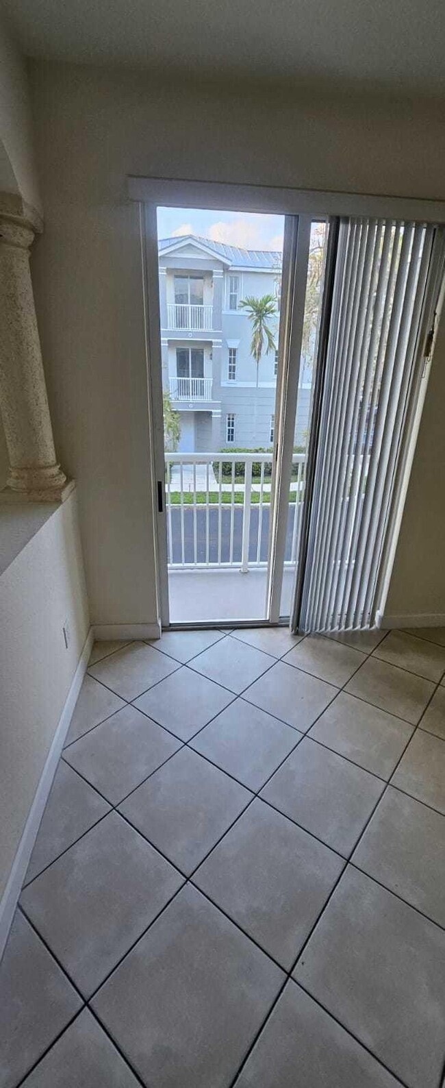 Building Photo - 2609 Shoma Dr