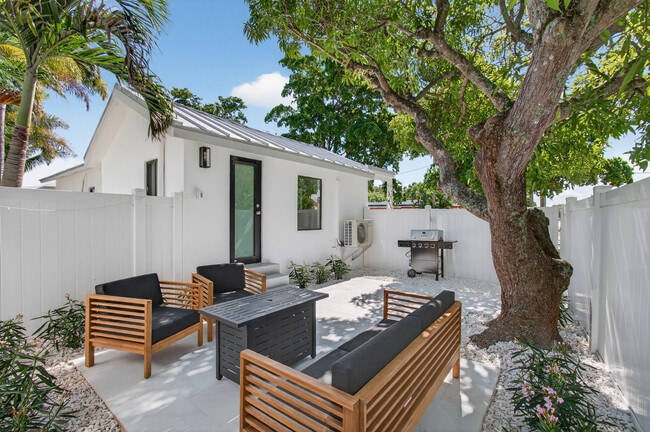 Building Photo - 515 NW 1st St