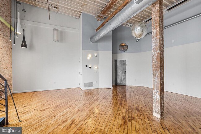 Building Photo - 428 N 13th St