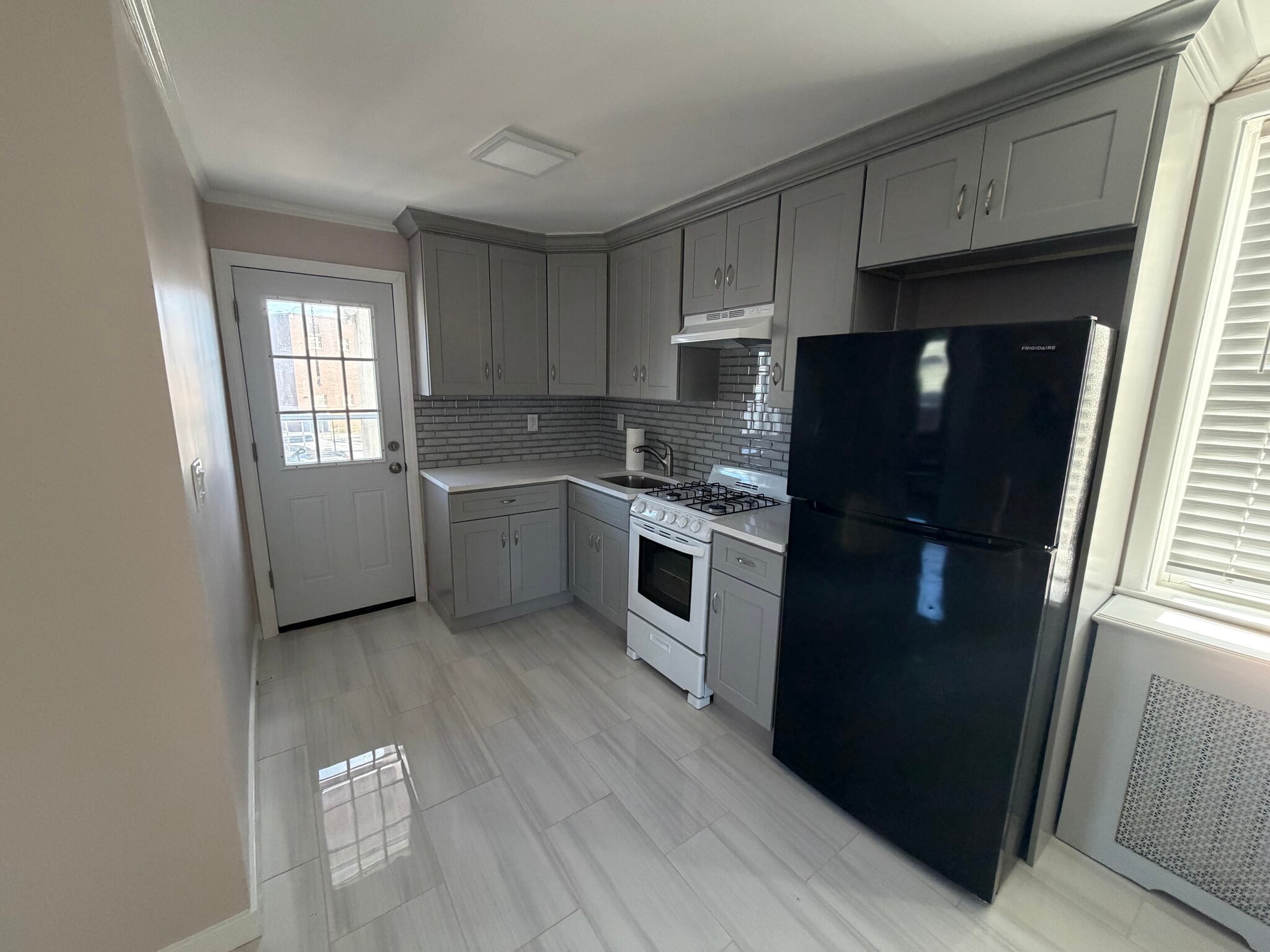 Kitchen Area - 242 Glenhill Ave