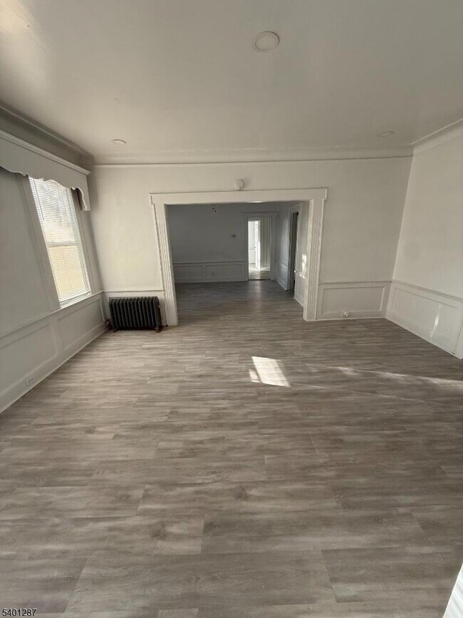 Building Photo - 85 Sunnyside Terrace