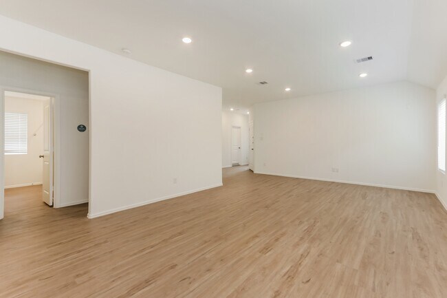 Building Photo - 1731 Sahara Dr